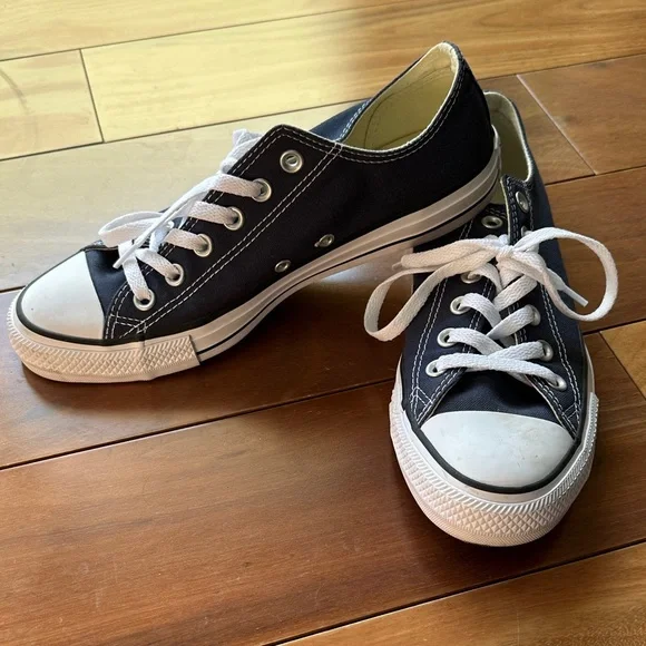 Converse Navy Sneakers Women’s 9 - Picture 1 of 7